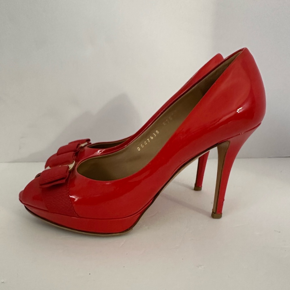 Salvatore Ferragamo Vara Red Patent Peep-Toe Heels Pumps size 7 - Picture 2 of 10